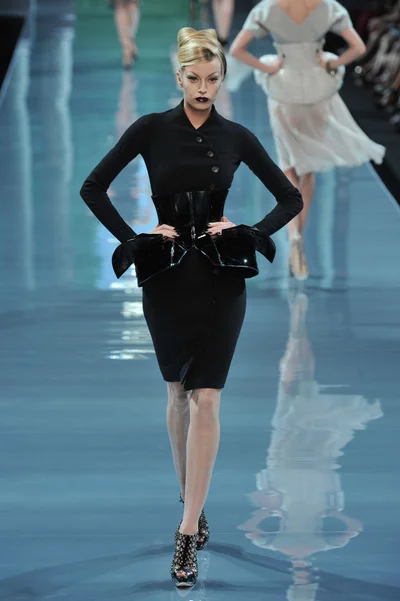 Look 4